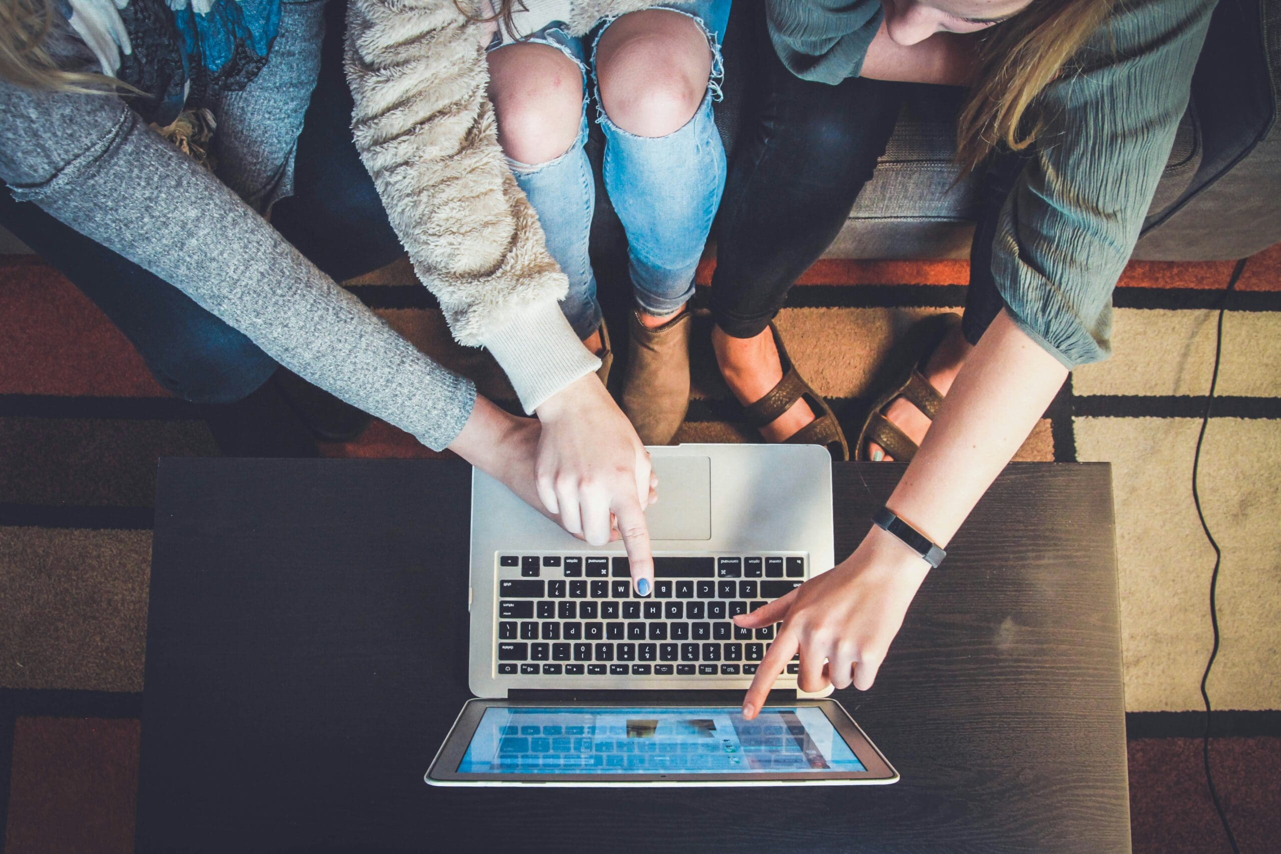 découvrez les meilleures opportunités disponibles dans votre domaine avec nos services de recherche d'opportunités professionnelles.