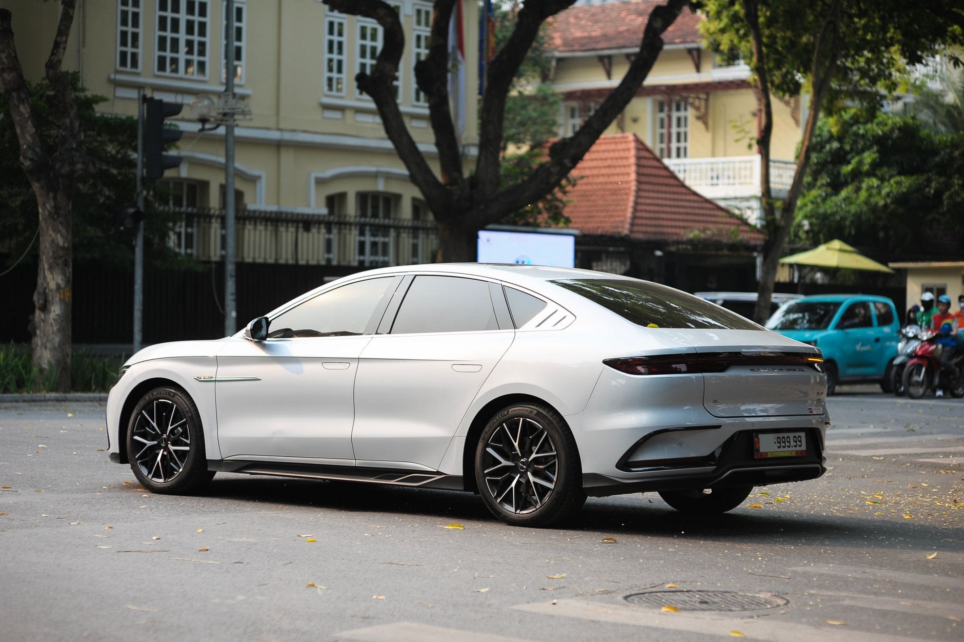 berline électrique chinoise