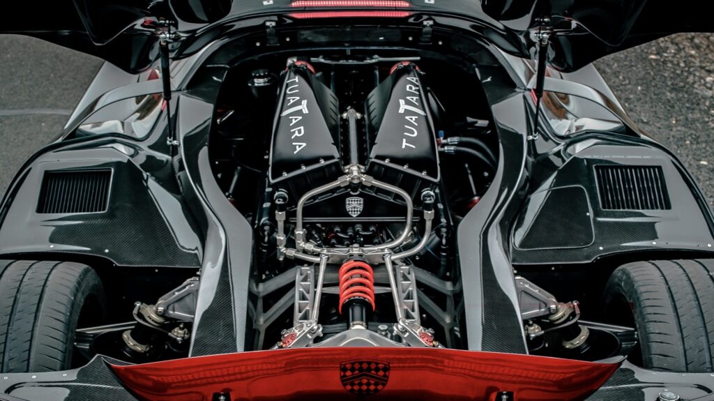 SSC Tuatara, hypercar américaine à carrosserie en fibre de carbone, vue de trois quarts avant