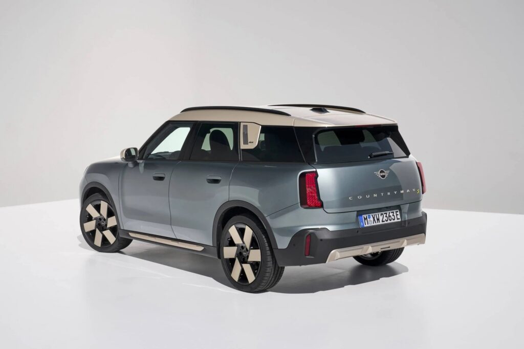 Mini Countryman de dernière génération photographié de trois quarts avant